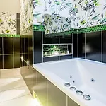 Applegarth & Restaurant (adults Only)