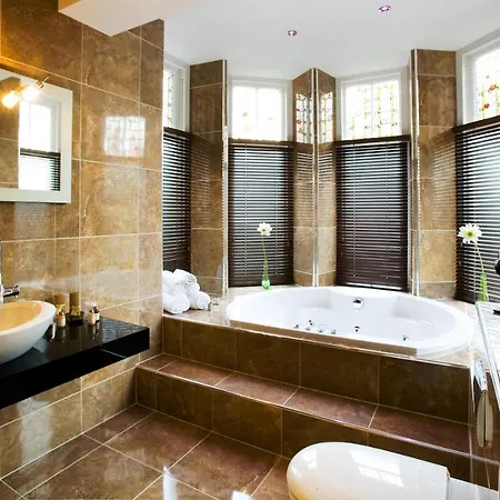 Applegarth & Restaurant (adults Only) Hotell