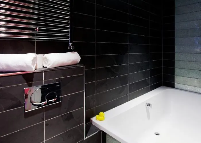 Applegarth & Restaurant (adults Only) Hotel