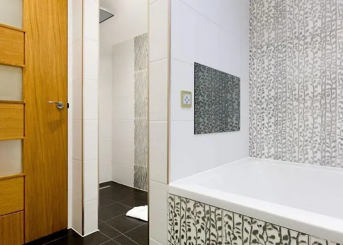 Applegarth & Restaurant (adults Only) Hotel